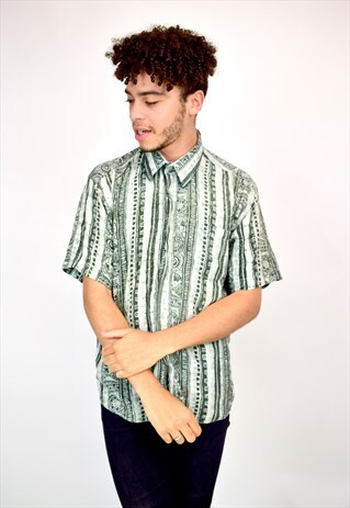 VINTAGE 90'S PATTERNED HAWAIIAN SHIRT