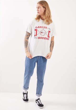 VINTAGE LAKOTA SOCCER GRAPHIC PRINT T-SHIRT