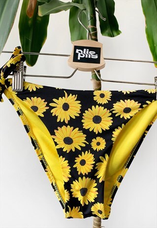 PRELOVED CUTE FLORAL SUMMER BEACHWEAR SWIMWEAR BIKINI BOTTOM