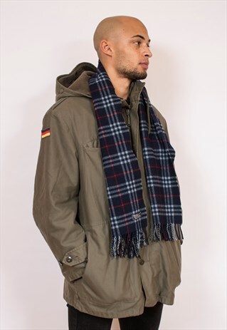 BURBERRYS NAVY BLUE NOVA CHECK LAMBSWOOL SCARF
