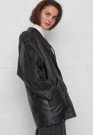 VINTAGE BLACK LEATHER JACKET