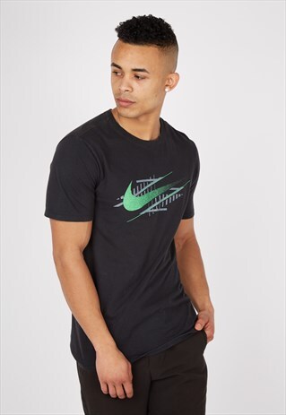 VINTAGE BLACK NIKE T-SHIRT