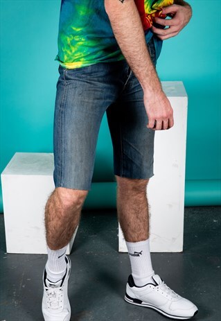 VINTAGE LEVI'S 501 DENIM SHORTS IN BLUE WITH RIPS