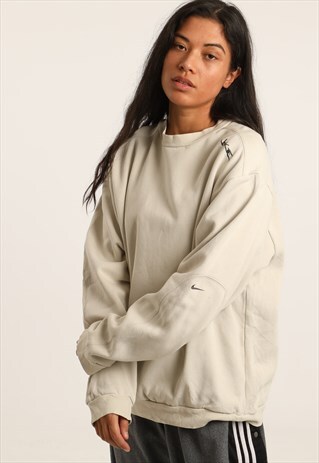 VINTAGE NIKE EMBROIDERED SPELLOUT SWEATSHIRT