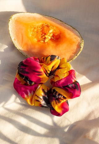 SATIN TIE DYE SCRUNCHIE IN SUNSET