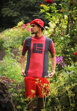 VINTAGE 90'S RED AND BLACK TSHIRT