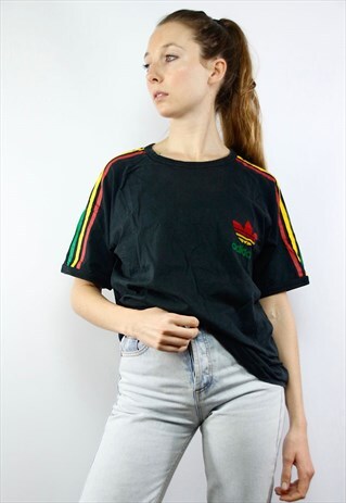 ADIDAS T-SHIRT / VINTAGE ADIDAS / BLACK T-SHIRT