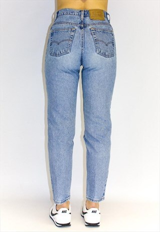 VINTAGE HIGH WAISTED TAPERED LEG LEVI'S JEANS