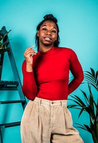 VINTAGE 1990S TURTLE NECK JUMPER IN RED