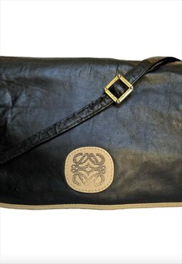 Vintage Loewe leather bag with adjustable handle