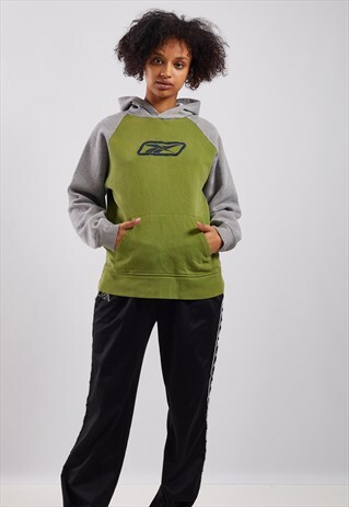VINTAGE REEBOK HOODIE