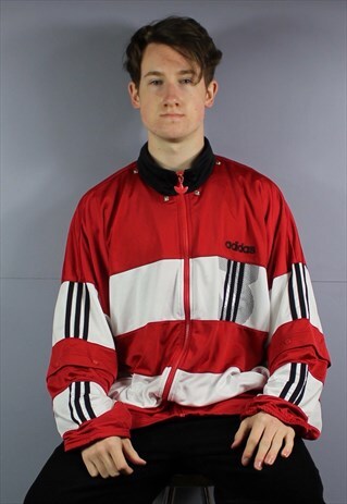 VINTAGE ADIDAS NYLON WINDBREAKER JACKET IN RED WITH ZIP POCK