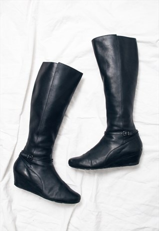 Vintage Y2K Knee-High Wedge Boots in Black