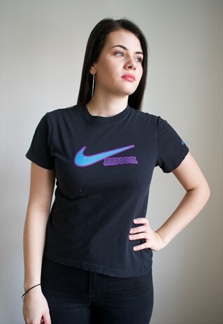 VINTAGE 90'S NIKE T-SHIRT