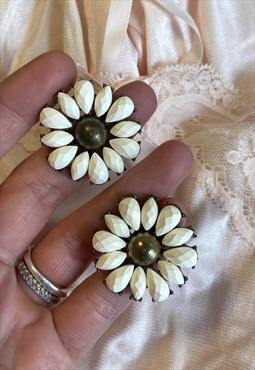 60s Mod Floral Vintage Earrings Studs Daisy Statement 