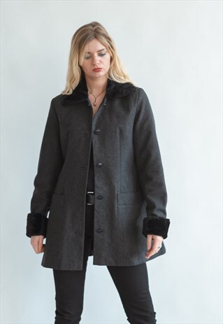 VINTAGE 90S GRUNGE GOTHIC COAT WITH FAUX FUR COLLAR