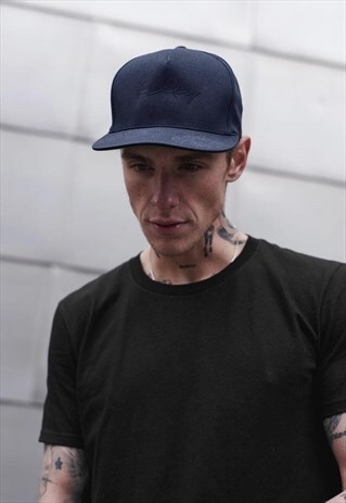 SCRIBBLE TEXT SNAPBACK BASEBALL CAP - NAVY BLUE