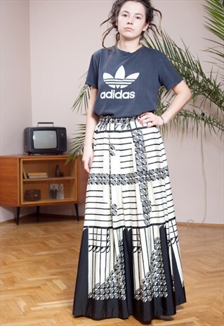 BLACK AND WHITE GRAPHIC PATTERN VINTAGE MAXI SKIRT