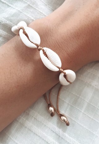 HANDMADE COWRIE SHELL BRACELET