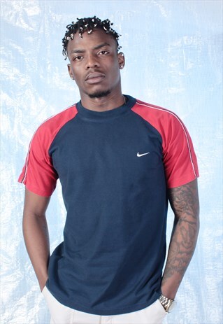 VINTAGE NIKE NAVY AND RED TEE