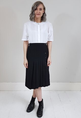 VINTAGE 80'S WHITE BLOUSE W/ GOLD BUTTON