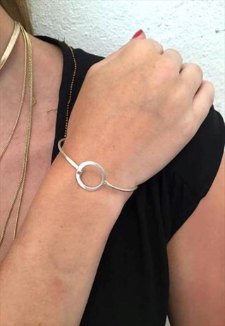 SILVER CIRCLE BANGLE BRACELET