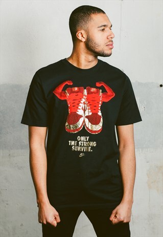 VINTAGE NIKE T-SHIRT