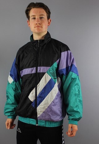 VINTAGE ADIDAS SHELL WINDBREAKER IN BLACK WITH EMBROIDERED L