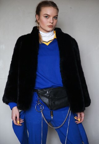 VINTAGE MINIMALIST SHORT BLACK FAUX FUR