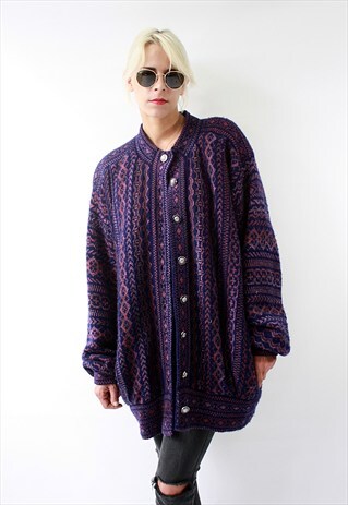 VINTAGE 80'S BEAUTIFUL LONG PURPLE JUMPER IS LINED& BUTTONED