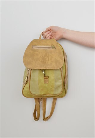 ZIP UP STRAP BACKPACK