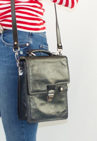 VINTAGE 70'S BLACK LEATHER HANDBAG