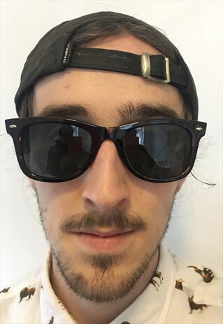 VINTAGE CLASSIC BLACK WAYFARER SHADES