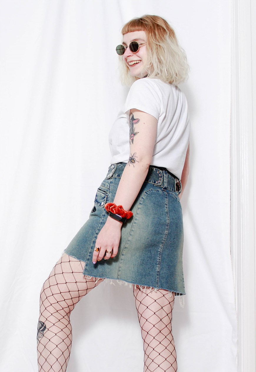 Jean skirt with fishnet cheap tights