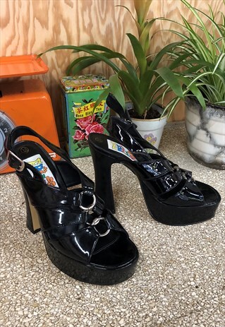 VINTAGE LATE 90S Y2K BLACK VINYL PLATFORM HEELS