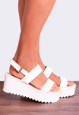 CLEATED WEDGED PLATFORMS WEDGES PLATFORMS STRAPPY SANDALS