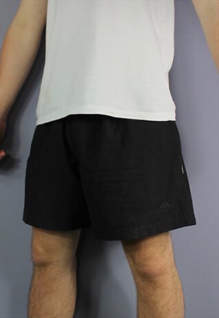 VINTAGE ADIDAS SHORTS IN BLACK WITH POCKETS, EMBROIDERED LOG