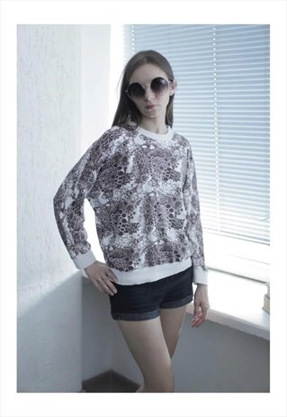 VINTAGE 90'S WHITE/BROWN PATTERNED OVERSIZED JUMPER