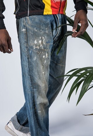 VINTAGE LEVI'S 501 JEANS IN BLUE WITH PAINT MARKS