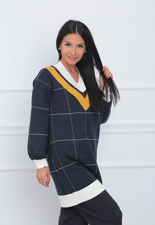 NAVY SWEATER