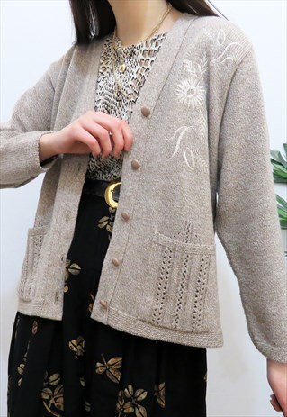 RETRO 90S VINTAGE BEIGE KNITTED EMBROIDERED CARDIGAN