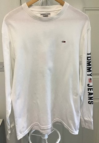 TOMMY JEANS 2K FLAG AND SPELLOUT BACK T-SHIRT TOP