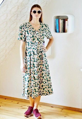 GREEN DRESS WITH FLOWERS