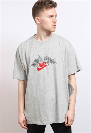 VINTAGE NIKE T-SHIRT