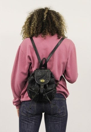 VINTAGE BLACK LEATHER RUCKSACK