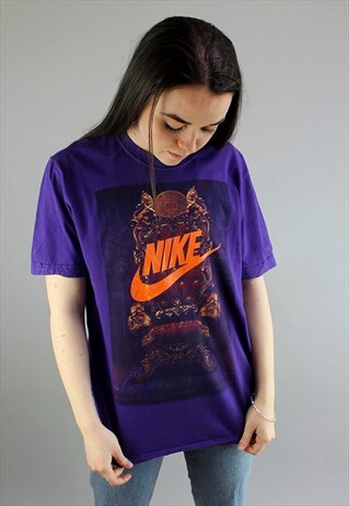 VINTAGE NIKE PURPLE TEE WITH THRONE IMAGE