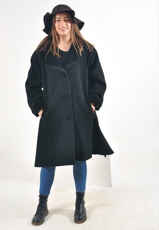 VINTAGE COAT IN BLACK