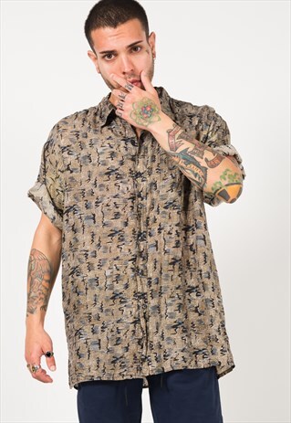 ON SALE VINTAGE 80S CRAZY PRINT SHIRT/ S1818