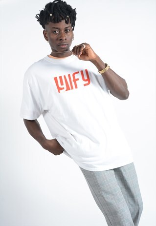 CLASSIC YIFY LOGO PRINT T-SHIRT IN WHITE