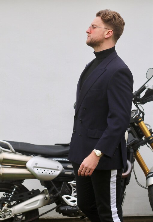 garment image